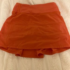 Warm coral tennis skirt size:4 lululemon